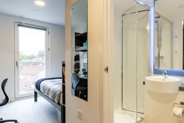Standard En Suite at Benedict's Gate, 71 St Benedict's Street, City Centre, Norwich, NR24FB - Image 5